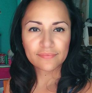 Meet your Posher, Isela